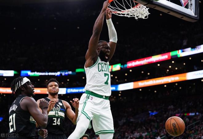 rayesports离谱！塔图姆连续五场比赛得分超过晋级赛前密尔沃基雄鹿篮板制胜，克里夫兰骑士赛前临场应变的简单介绍
